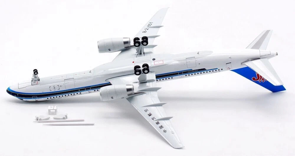 AVIATION 200 B757-28S CHINA SOUTHERN AIRLINES REG: B-2851