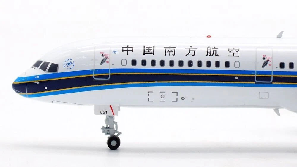 AVIATION 200 B757-28S CHINA SOUTHERN AIRLINES REG: B-2851
