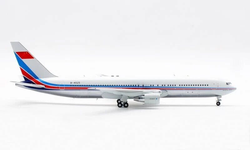 AVIATION 200 B767-300(ER) CHINESE AIR FORCE REG: B-4025