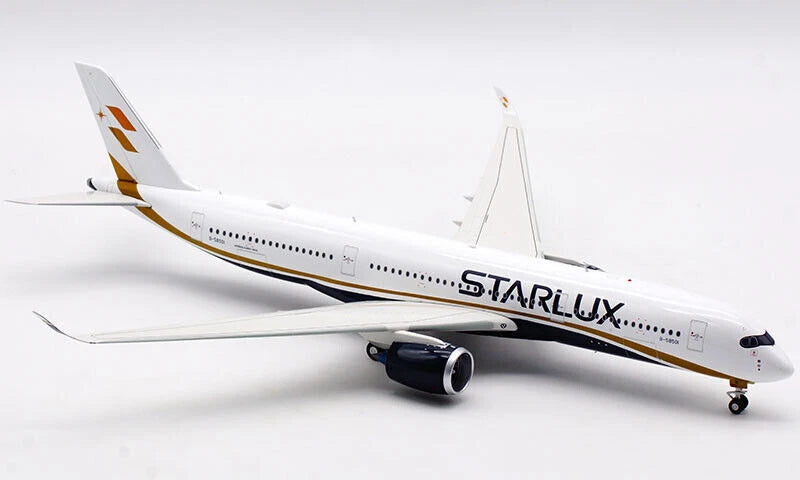 AVIATION 200 A350-900 STARLUX AIRLINES REG: B-58501