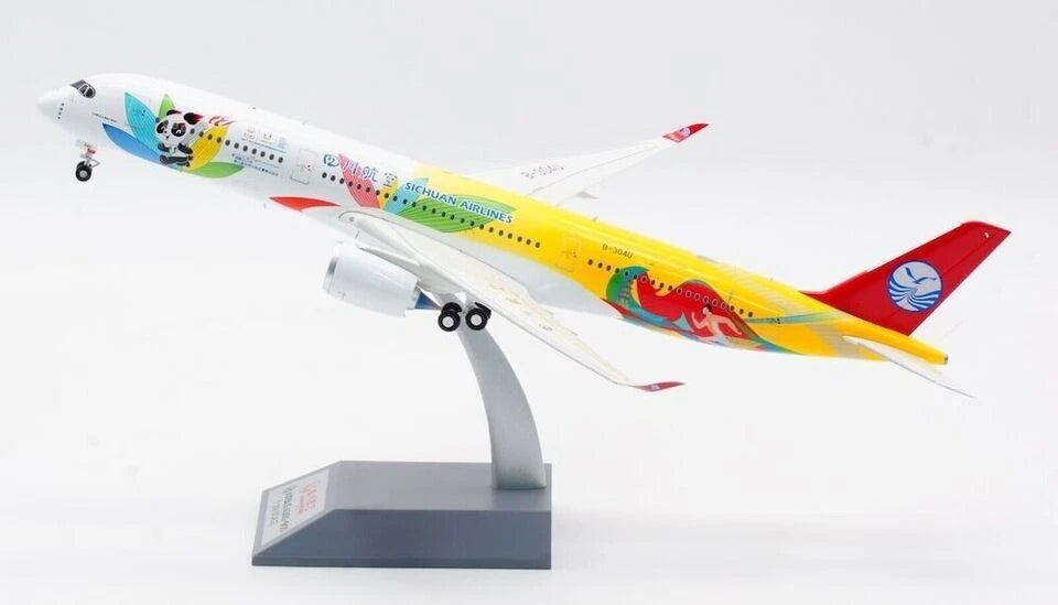 AVIATION 200 A350-941 SICHUAN AIRLINES REG: B-304U