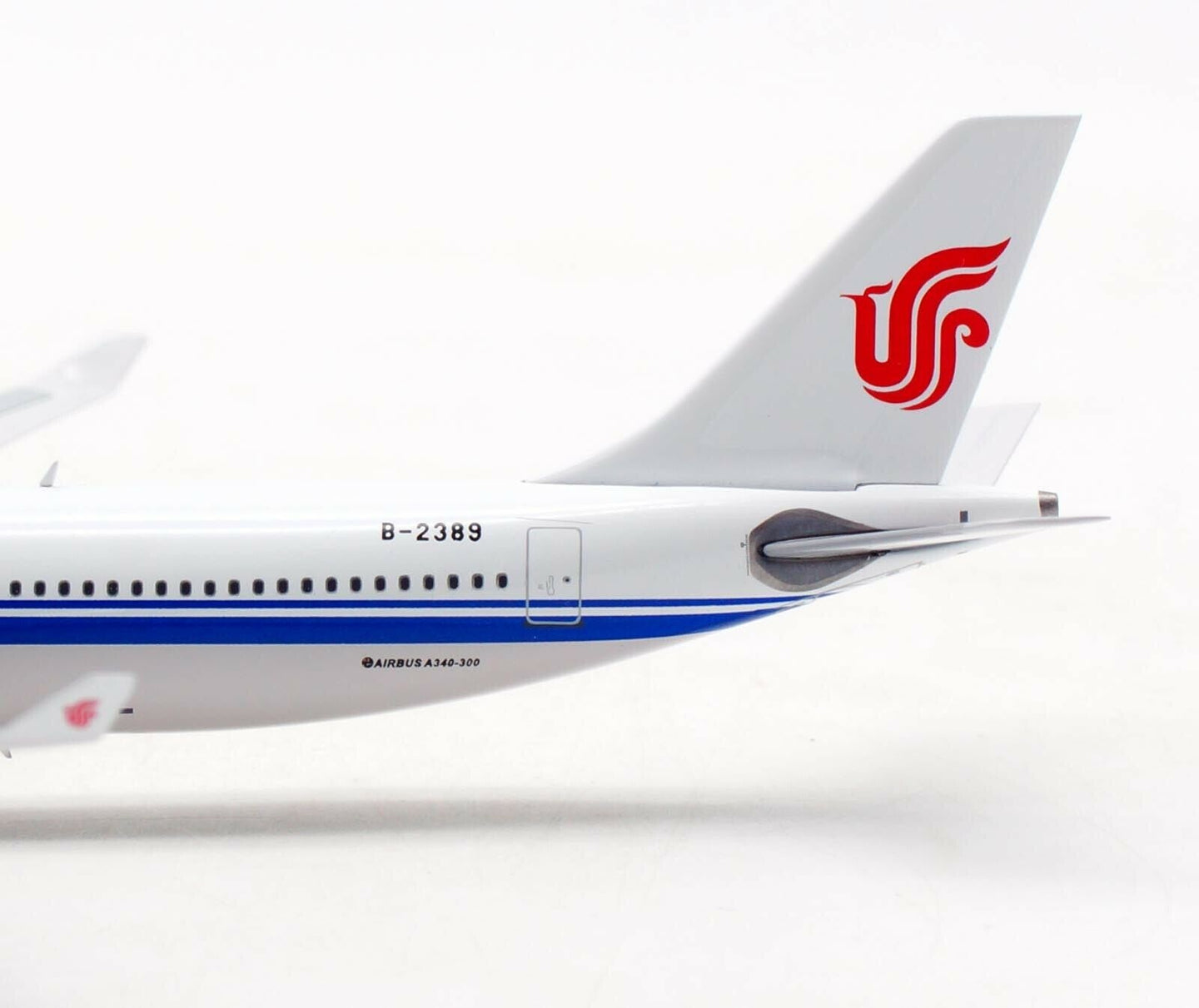 AVIATION 400 A340-300 AIR CHINA REG: B-2389
