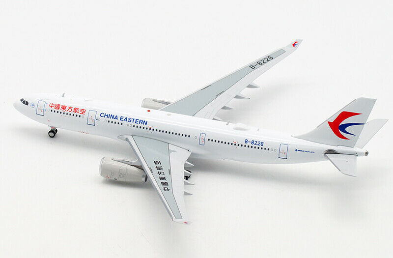 AVIATION 400 A330-200 CHINA EASTERN AIRLINES REG: B-8226