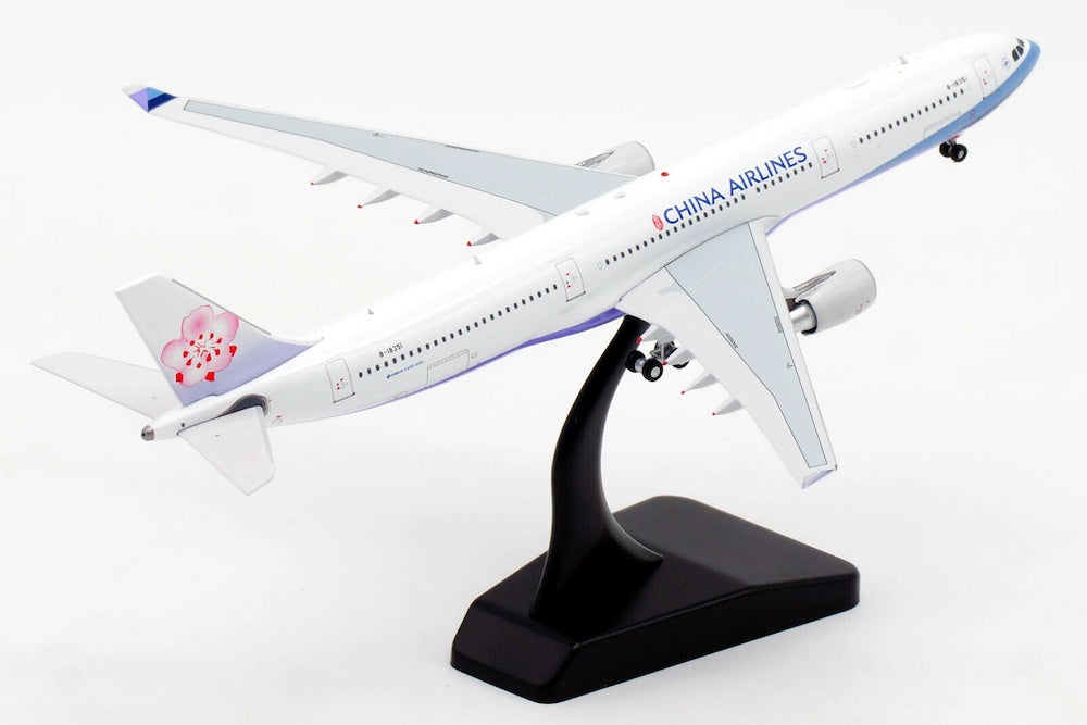 AVIATION 400 A330-302 CHINA AIRLINES REG: B-18351