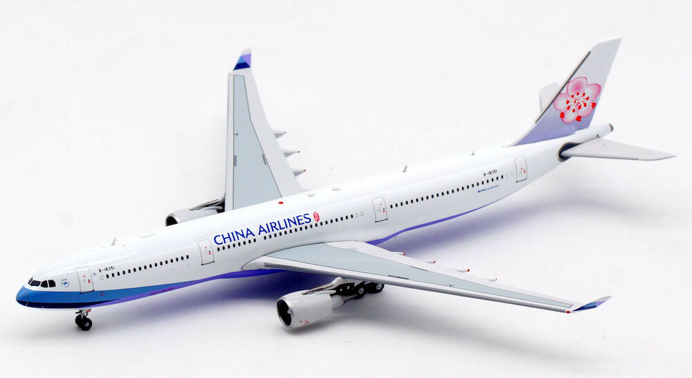 AVIATION 400 A330-302 CHINA AIRLINES REG: B-18351