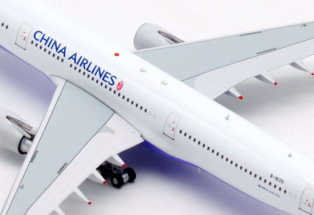 AVIATION 400 A330-302 CHINA AIRLINES REG: B-18351