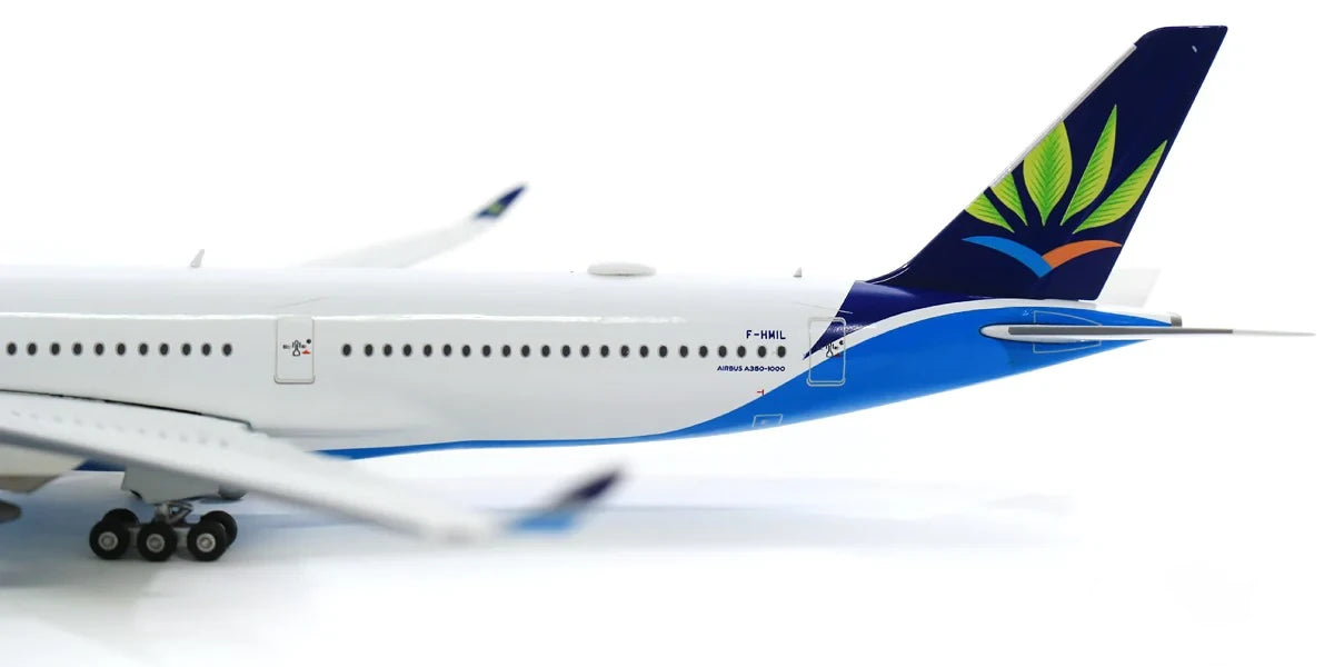 AVIATION 400 A350-1000 CARIBBEAN AIRLINES REG: F-HMIL