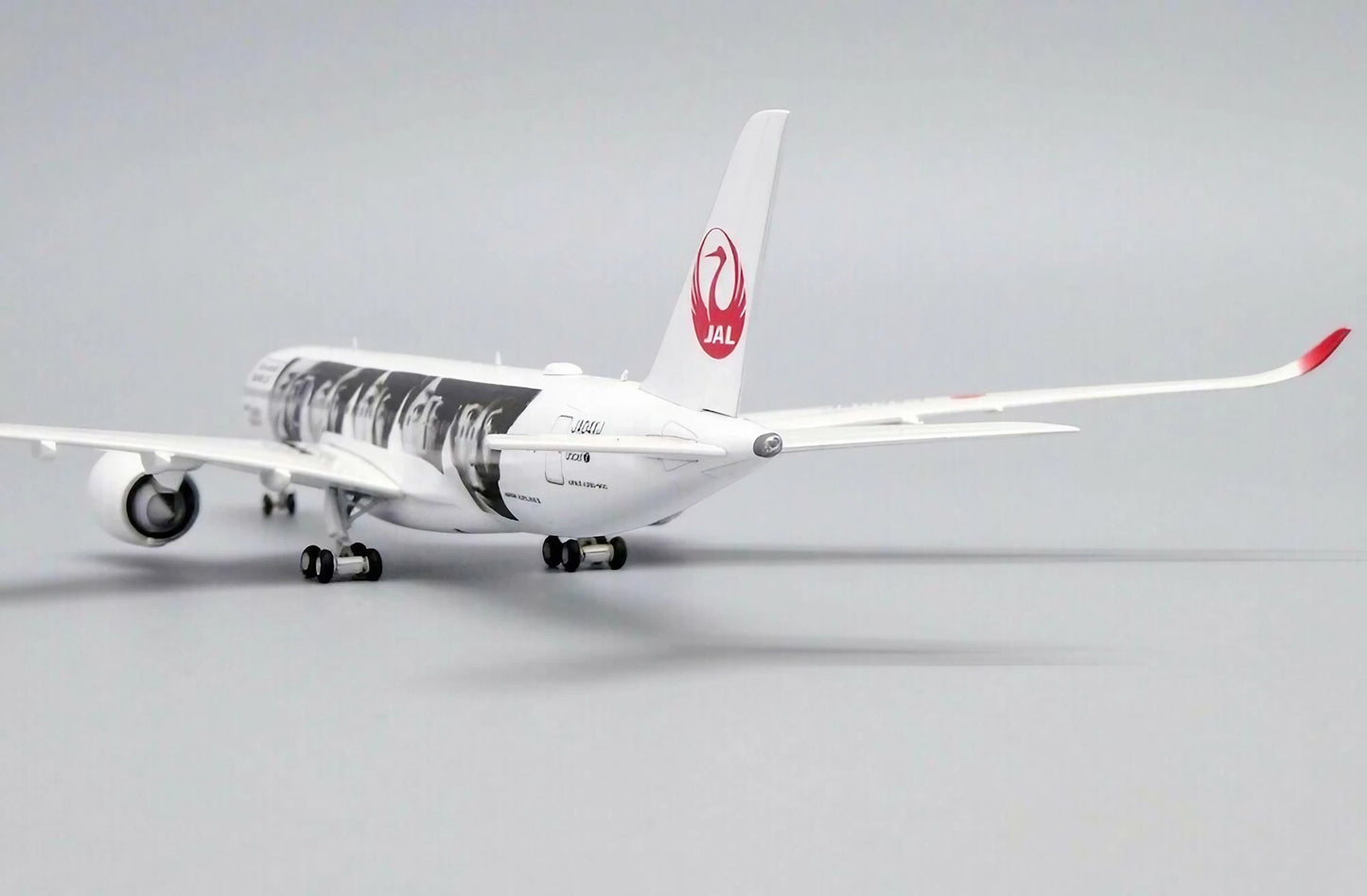 AVIATION 400 A350-900XWB JAPAN AIRLINES "20TH ARASHI THANKS JET" REG: JA04XJ