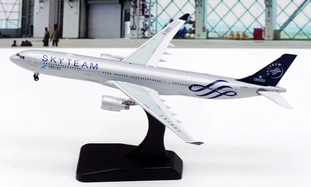 AVIATION 400 A330 CHINA SOUTHERN AIRLINES REG: B-5970