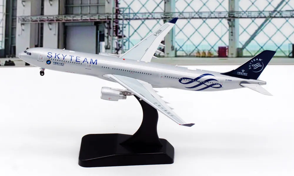 AVIATION 400 A330 CHINA SOUTHERN AIRLINES REG: B-5928