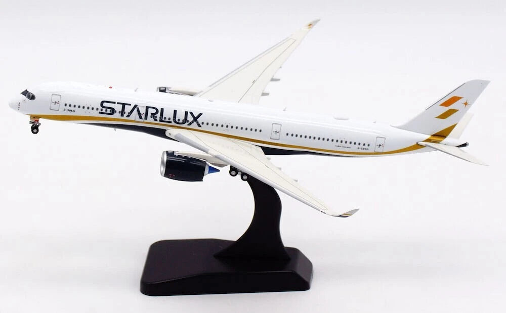 AVIATION 400 A350 STARLUX AIRLINES REG: B-58501