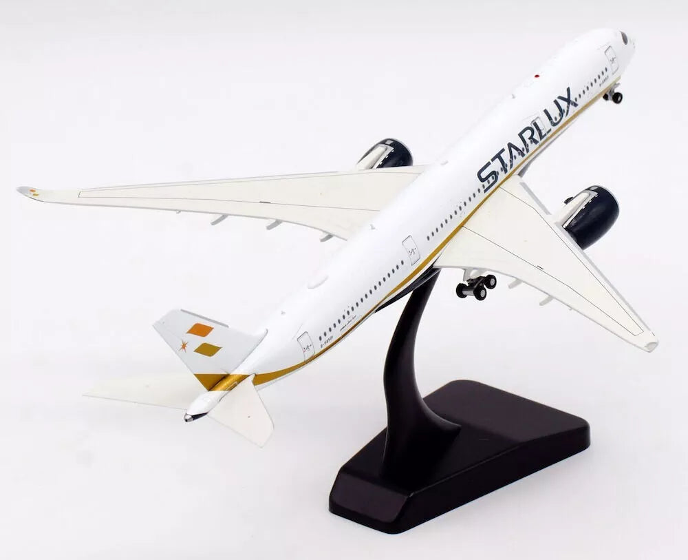 AVIATION 400 A350 STARLUX AIRLINES REG: B-58501
