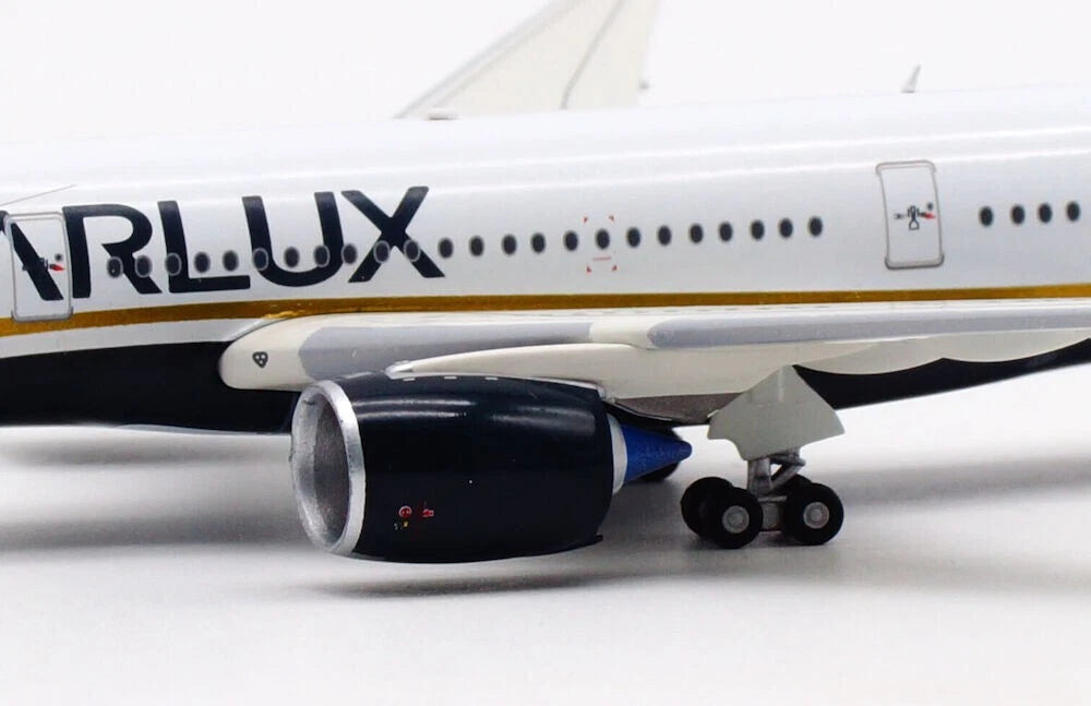 AVIATION 400 A350 STARLUX AIRLINES REG: B-58501