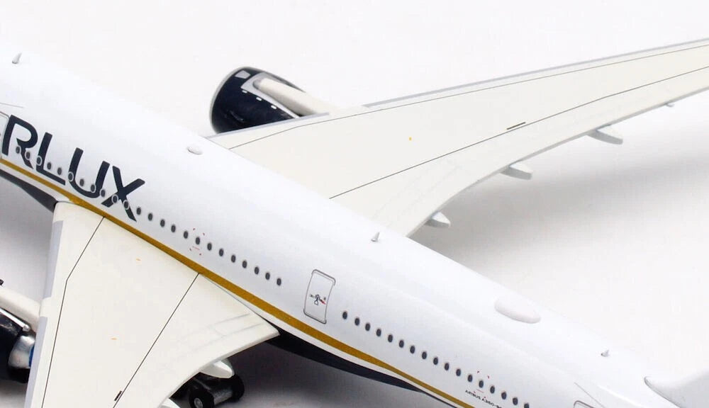 AVIATION 400 A350 STARLUX AIRLINES REG: B-58501
