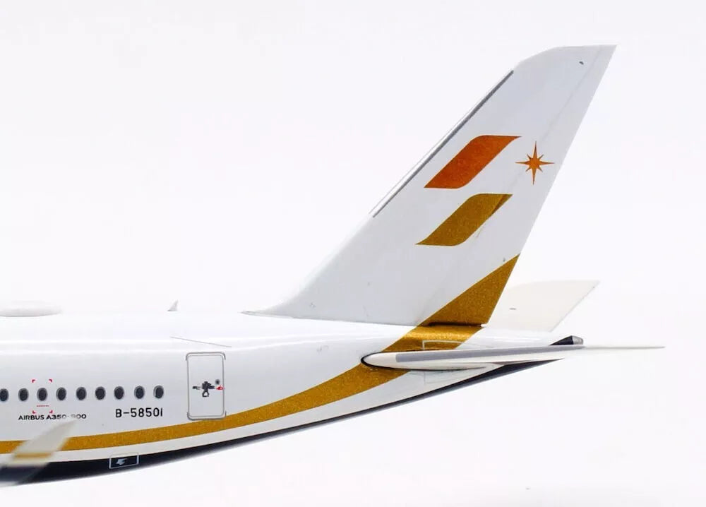 AVIATION 400 A350 STARLUX AIRLINES REG: B-58501