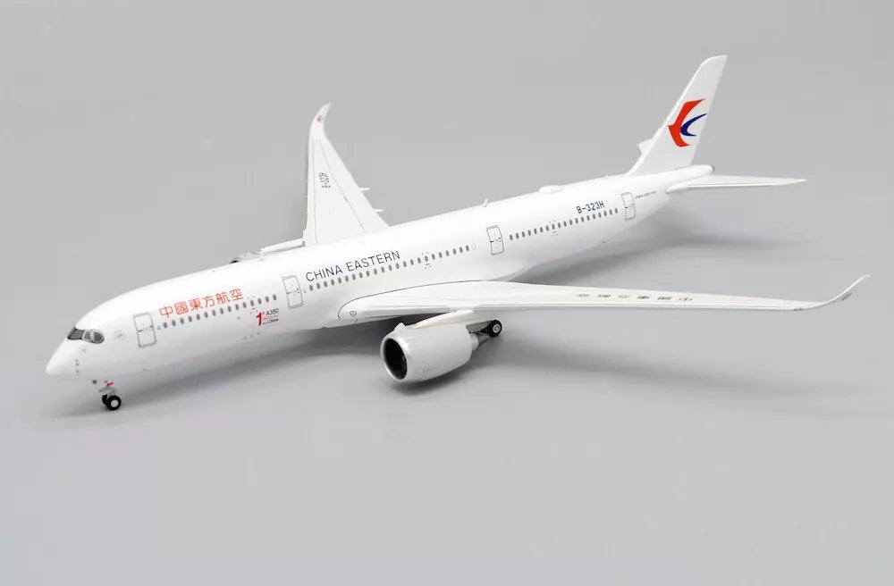 AVIATION 400 A350 CHINA EASTERN AIRLINES REG: B-323H