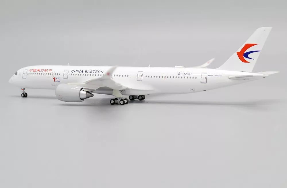 AVIATION 400 A350 CHINA EASTERN AIRLINES REG: B-323H