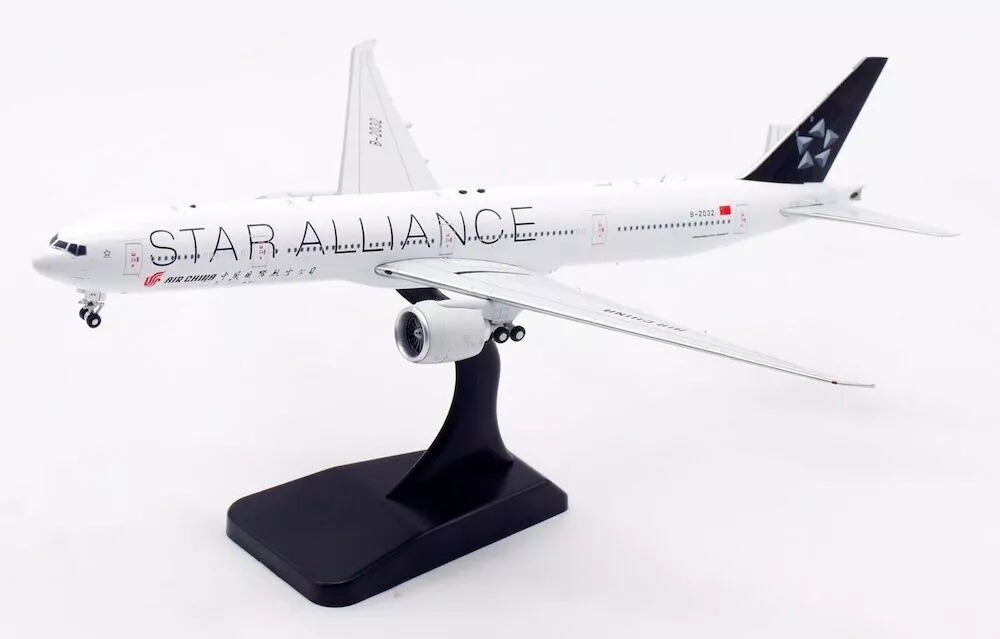 AVIATION 400 B777-300ER AIR CHINA "STAR ALLIANCE" REG: B-2032