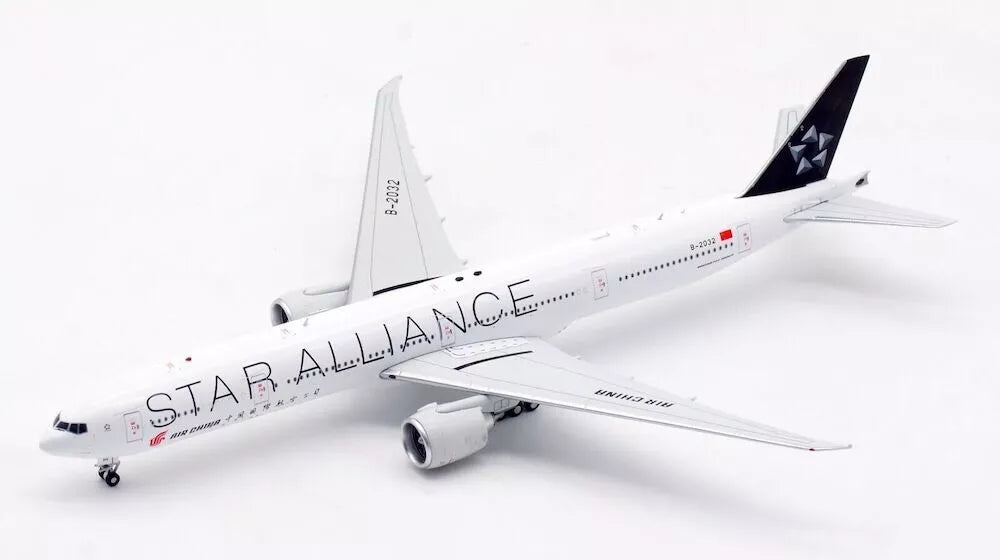 AVIATION 400 B777-300ER AIR CHINA "STAR ALLIANCE" REG: B-2032