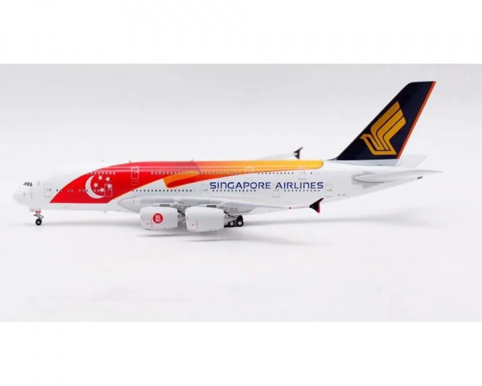 AVIATION 400 A380-841 SINGAPORE AIRLINES REG: 9V-SKI