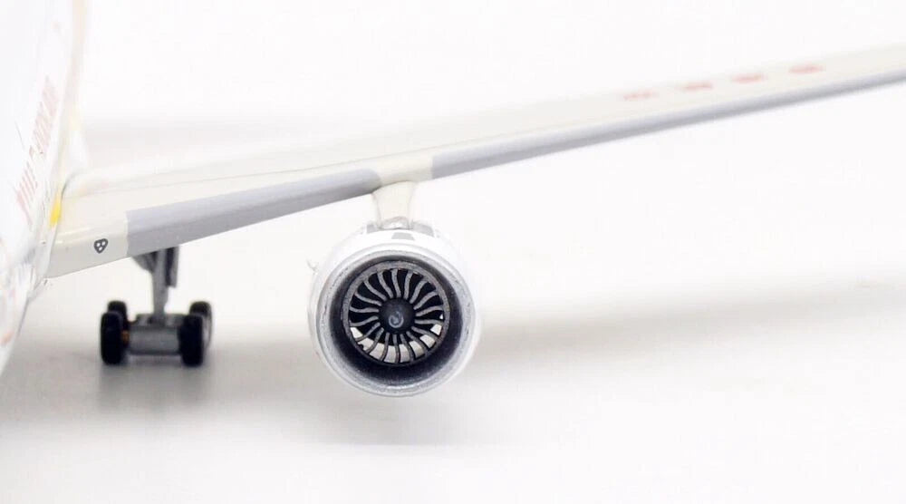 AVIATION 400 A350-900 HONG KONG AIRLINES REG: B-LGC