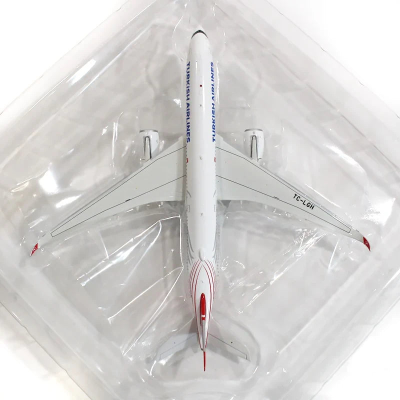 AVIATION 400 A350 TURKISH AIRLINES "400TH AIRCRAFT" REG: TC-LGH