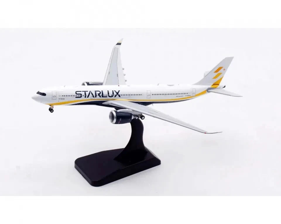 AVIATION 400 A330-941 STARLUX AIRLINES REG: B-58302