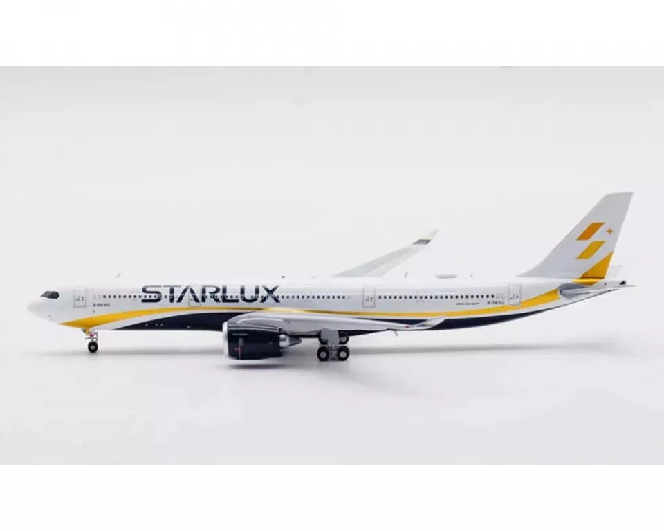 AVIATION 400 A330-941 STARLUX AIRLINES REG: B-58302