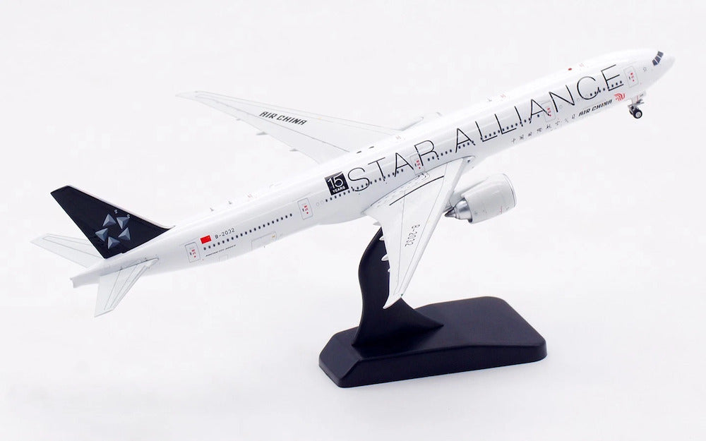 AVIATION 400 B777-300ER AIR CHINA "STAR ALLIANCE" "15TH" REG: B-2032