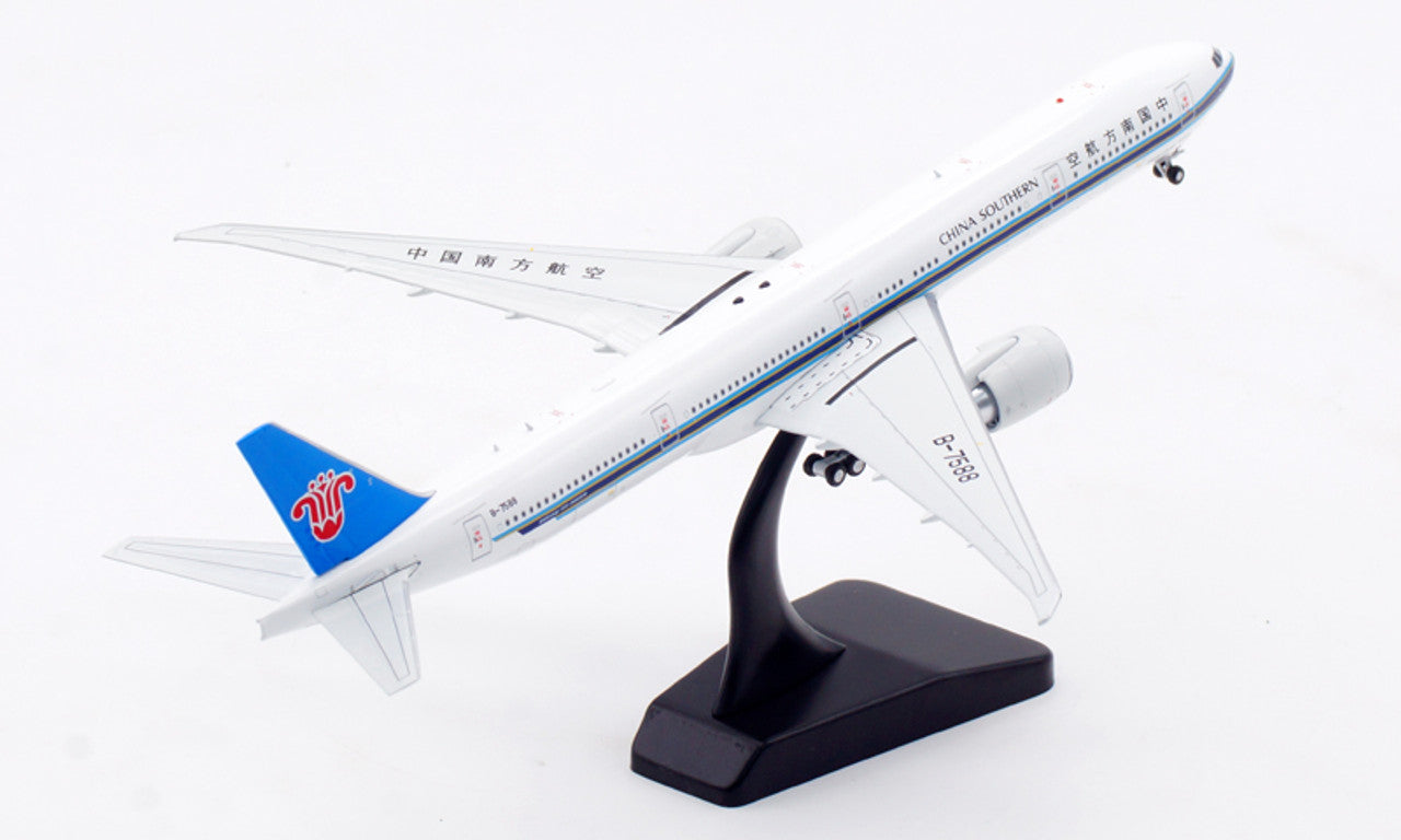 AVIATION 400 B777-31B/ER CHINA SOUTHERN AIRLINES REG: B-7588