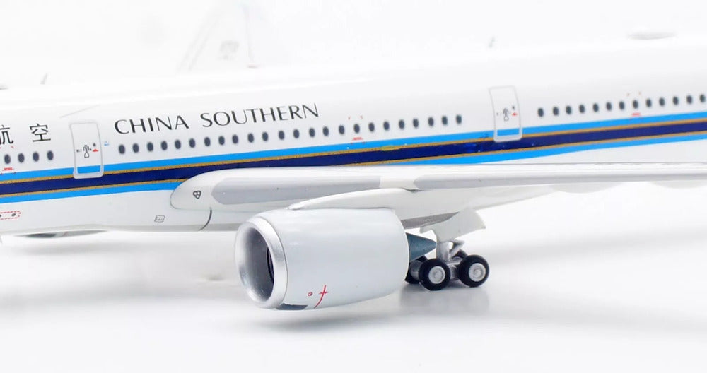 AVIATION 400 A350-941 CHINA SOUTHERN AIRLINES (DETACHABLE GEAR) REG: B-30AL