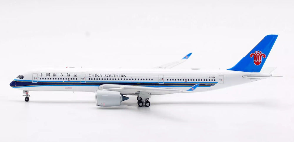 AVIATION 400 A350-941 CHINA SOUTHERN AIRLINES (DETACHABLE GEAR) REG: B-30AL