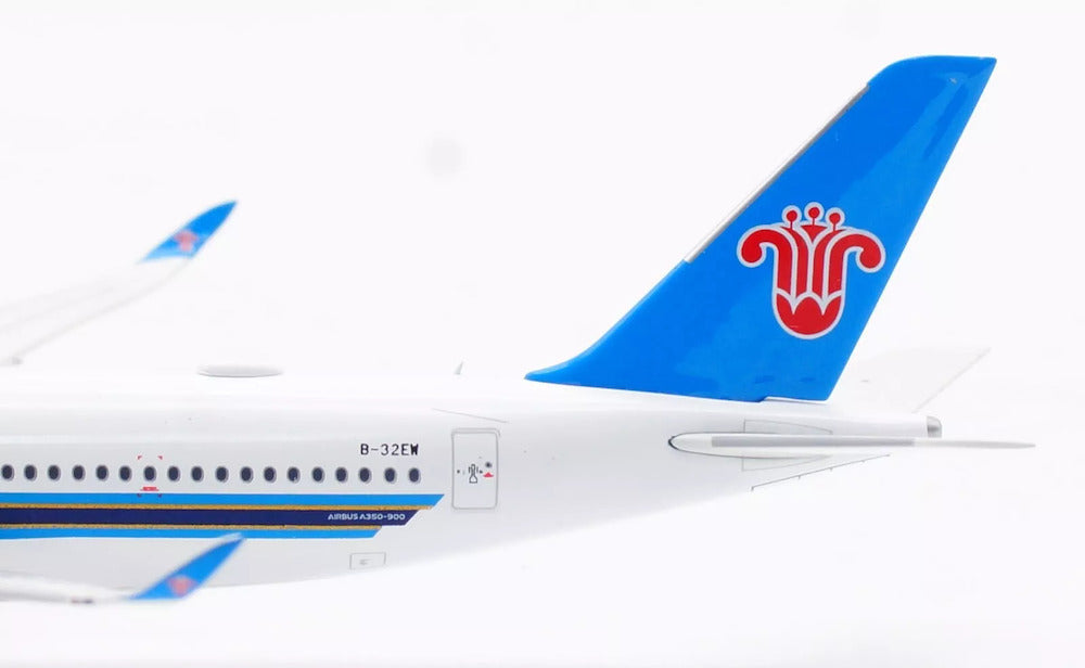 AVIATION 400 A350-941 CHINA SOUTHERN AIRLINES (DETACHABLE GEAR) REG: B-30AL