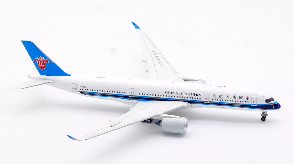 AVIATION 400 A350-941 CHINA SOUTHERN AIRLINES (DETACHABLE GEAR) REG: B-30AL