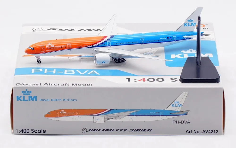 AVIATION 400 B777-306ER KLM ROYAL DUTCH AIRLINES "DETACHABLE GEAR" REG: PH-BVA