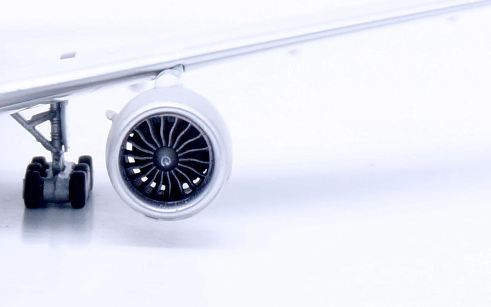 AVIATION 400 B777-323ER AMERICAN AIRLINES "DETACHABLE GEAR" REG: N736AT