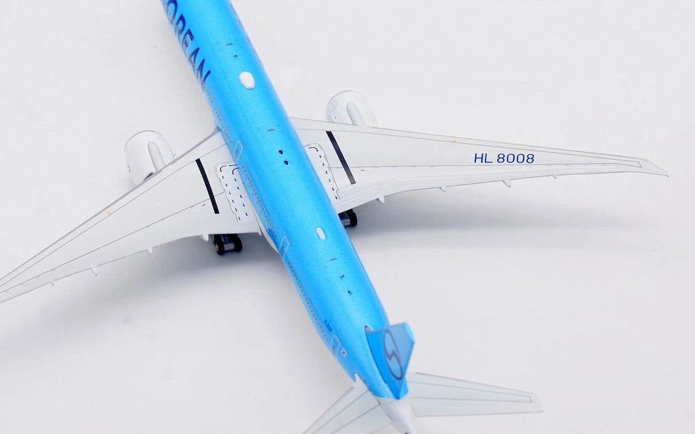 AVIATION 400 B777-3B5ER KOREAN AIR REG: HL8008