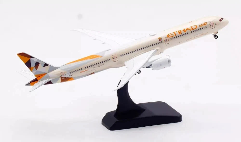 AVIATION 400 B787-10 DREAMLINER ETIHAD AIRWAYS REG: A6-BMI (DETACHABLE GEAR)