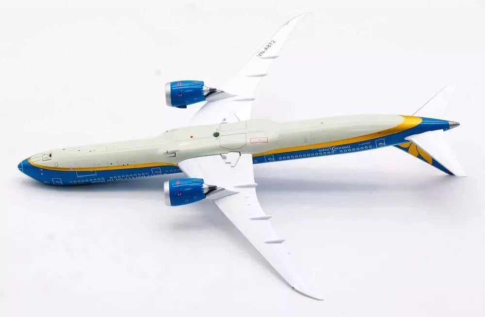 AVIATION 400 B787-10 DREAMLINER VIETNAM AIRLINES REG: VN-A872 (DETACHABLE GEAR)