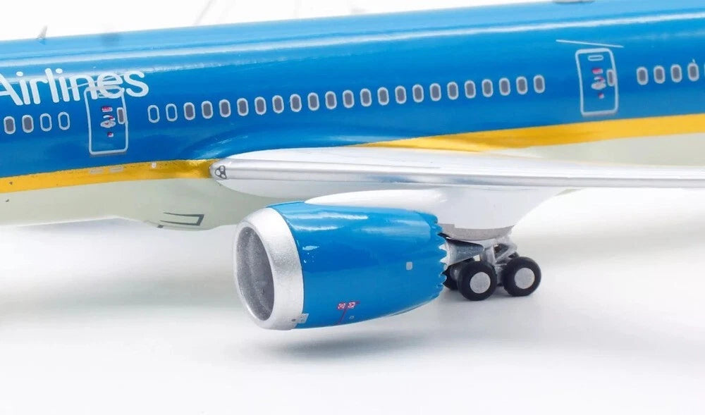 AVIATION 400 B787-10 DREAMLINER VIETNAM AIRLINES REG: VN-A872 (DETACHABLE GEAR)