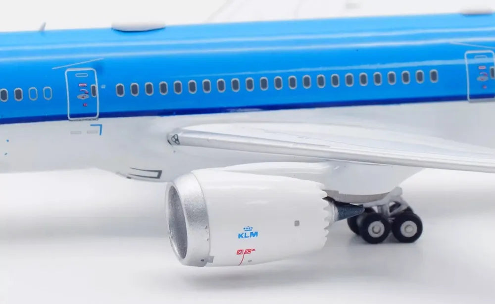 AVIATION 400 B787-10 DREAMLINER ROYAL DUTCH AIRLINES (KLM) REG: PH-BKM (DETACHABLE GEAR)