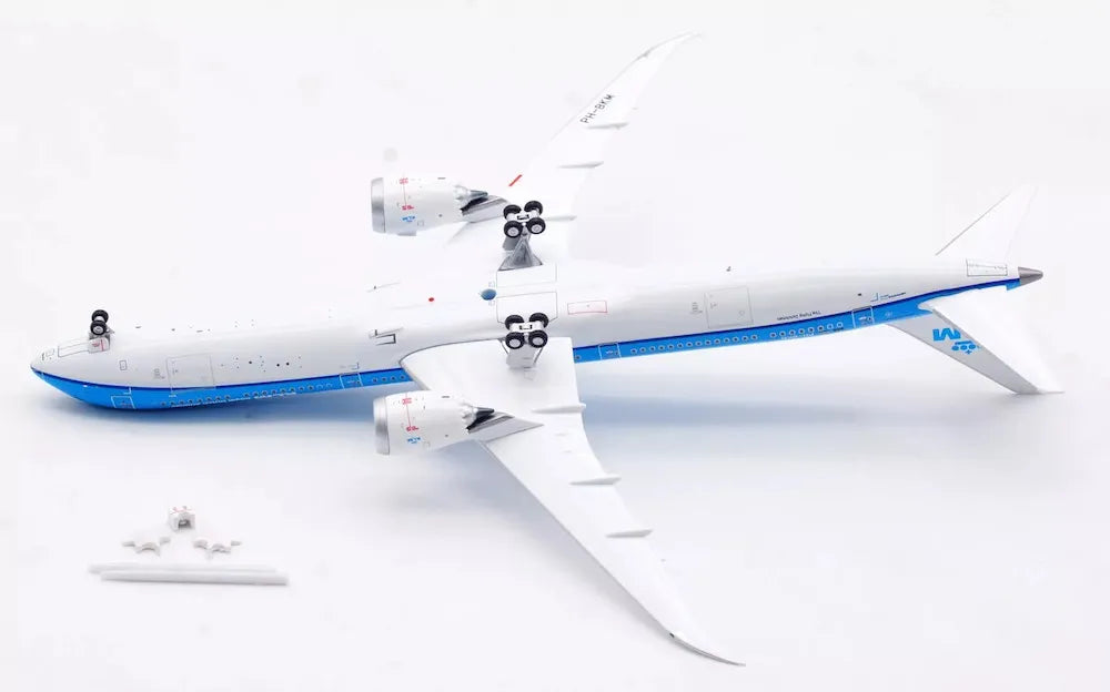 AVIATION 400 B787-10 DREAMLINER ROYAL DUTCH AIRLINES (KLM) REG: PH-BKM (DETACHABLE GEAR)