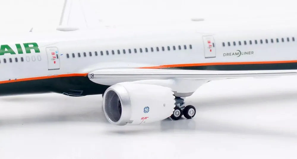 AVIATION 400 B787-10 DREAMLINER EVA AIR REG: B-17803 (DETACHABLE GEAR)
