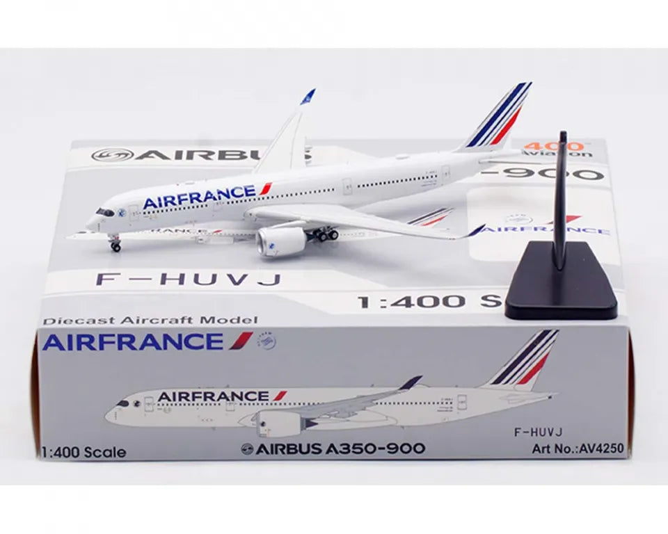 AVIATION 400 A350-941 AIR FRANCE "DETACHABLE GEAR" REG: F-HUVJ