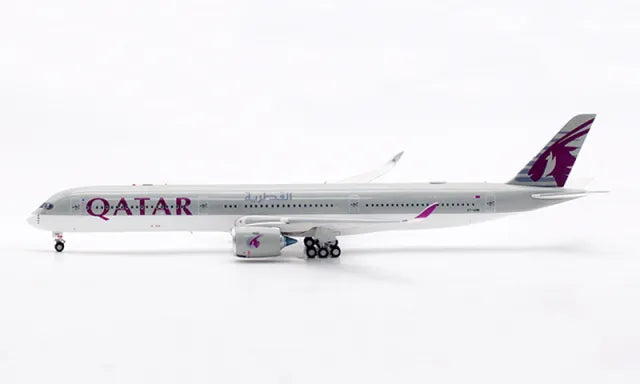 AVIATION 400 A350-1041 QATAR AIRWAYS REG: A7-ANM
