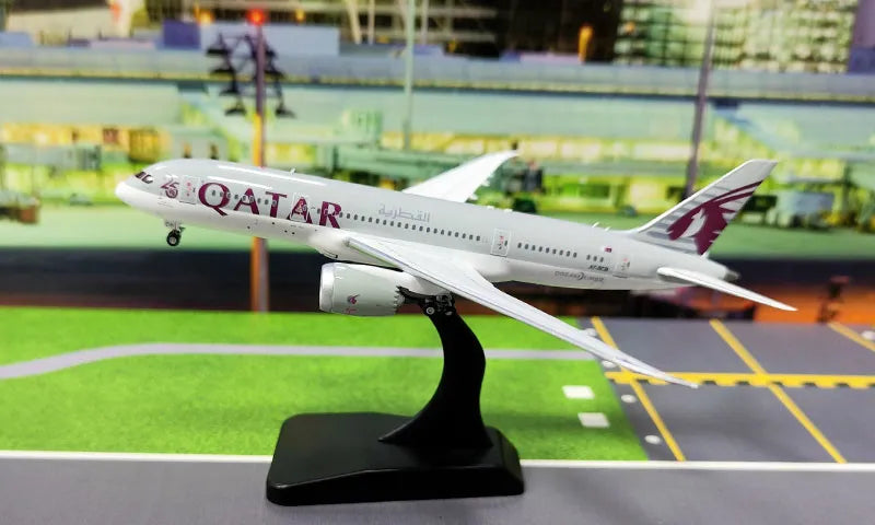 AVIATION 400 B787-8 QATAR AIRWAYS "25 YEARS OF EXCELLENCE" (DETACHABLE GEAR) REG: A7-BCB