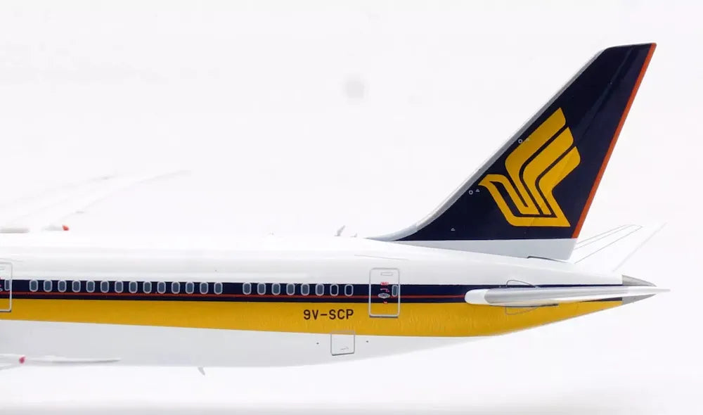 AVIATION 400 B787-10 DREAMLINER SINGAPORE AIRLINES REG: 9V-SCP (DETACHABLE GEAR)
