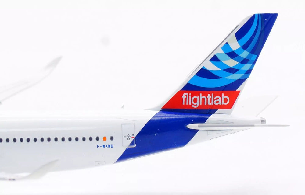 AVIATION 400 A350-941 AIRBUS INDUSTRIE (DETACHABLE GEAR) REG: F-WXWB