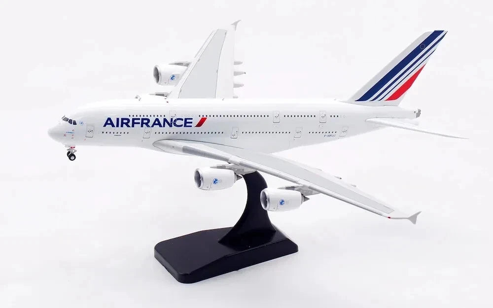 AVIATION 400  A380-861 AIR FRANCE (DETACHABLE GEAR) REG: F-HPJJ