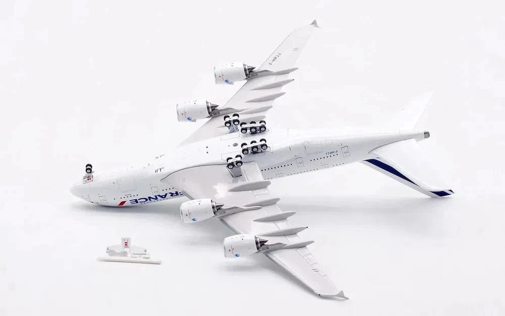 AVIATION 400  A380-861 AIR FRANCE (DETACHABLE GEAR) REG: F-HPJJ